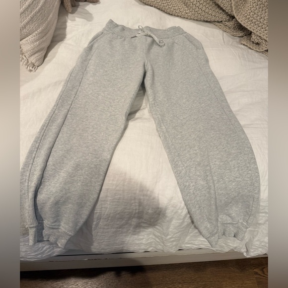 Lululemon High rise Scuba Joggers - Picture 2 of 7